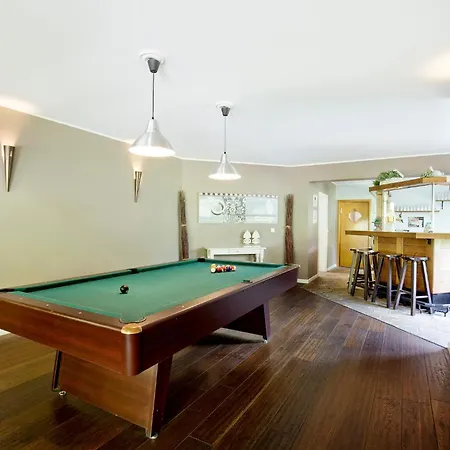 Dom wakacyjny Fuer 10 Personen Im Westerwald Mit Kino, Bar, Sauna Und Whirlpool Schutzbach