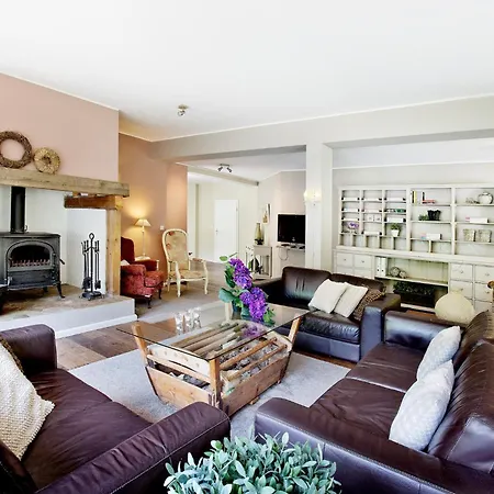 Fuer 10 Personen Im Westerwald Mit Kino, Bar, Sauna Und Whirlpool Feriehus Schutzbach