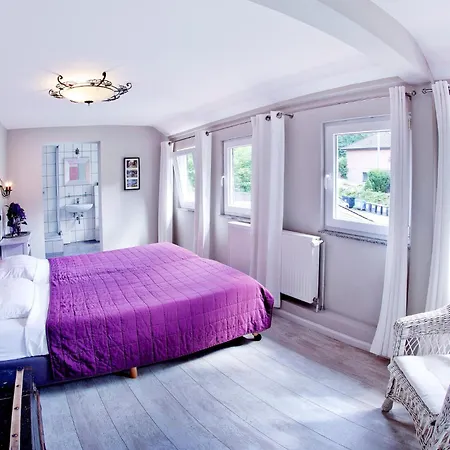 Fuer 10 Personen Im Westerwald Mit Kino, Bar, Sauna Und Whirlpool *