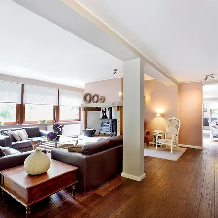 Fuer 10 Personen Im Westerwald Mit Kino, Bar, Sauna Und Whirlpool * Schutzbach